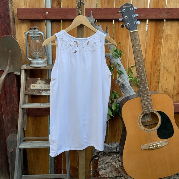 Hibus Clothing Button Down Tank W/ Lace Aesthetic. - Picture 2 of 5